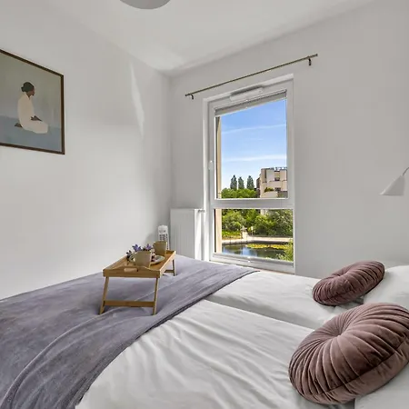 アパート Chopin Airport Apt- Balcony & Parking