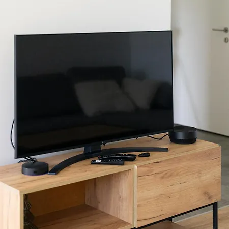 アパート Chopin Airport Apt- Balcony & Parking *