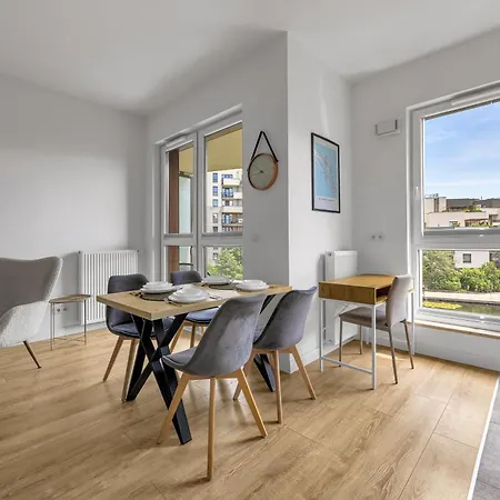 アパート Chopin Airport Apt- Balcony & Parking