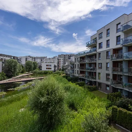 Chopin Airport Apt- Balcony & Parking *