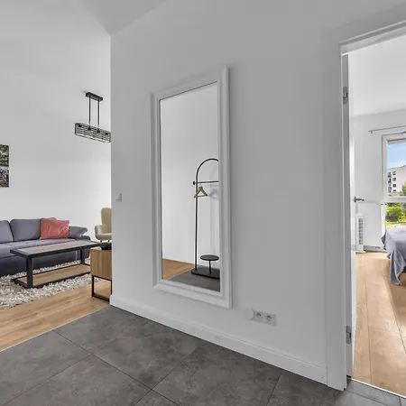 Chopin Airport Apt- Balcony & Parking *