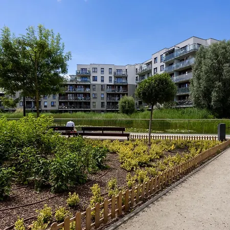 アパート Chopin Airport Apt- Balcony & Parking *