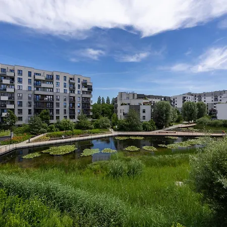 Chopin Airport Apt- Balcony & Parking アパート ワルシャワ